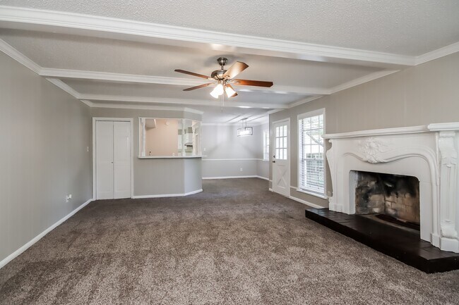 Building Photo - 1702 Corral Dr
