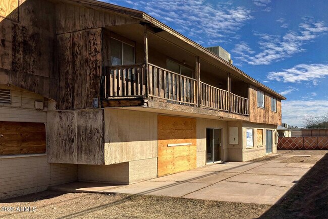 Building Photo - 1125 E 11th St