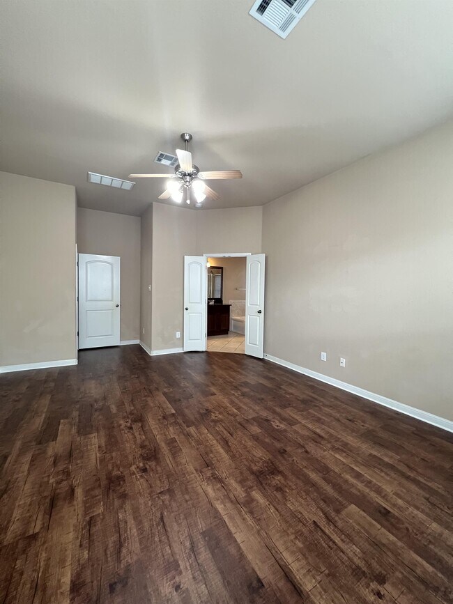 Building Photo - 25030 Buttermilk Ln