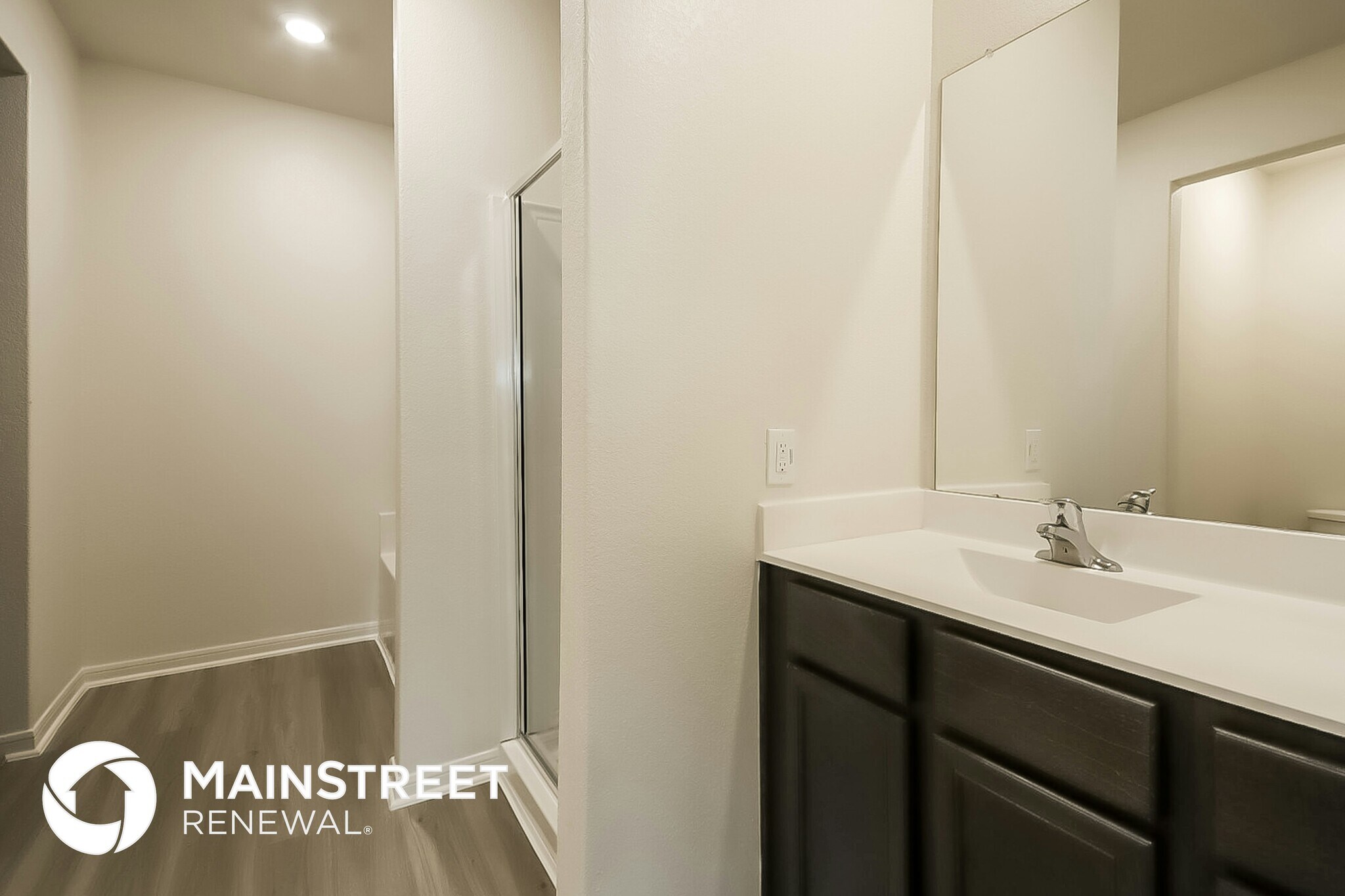 Building Photo - 26213 Raphael Dr