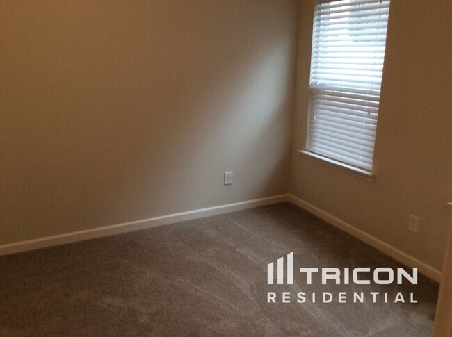Building Photo - 129 Hickory Sta Ln