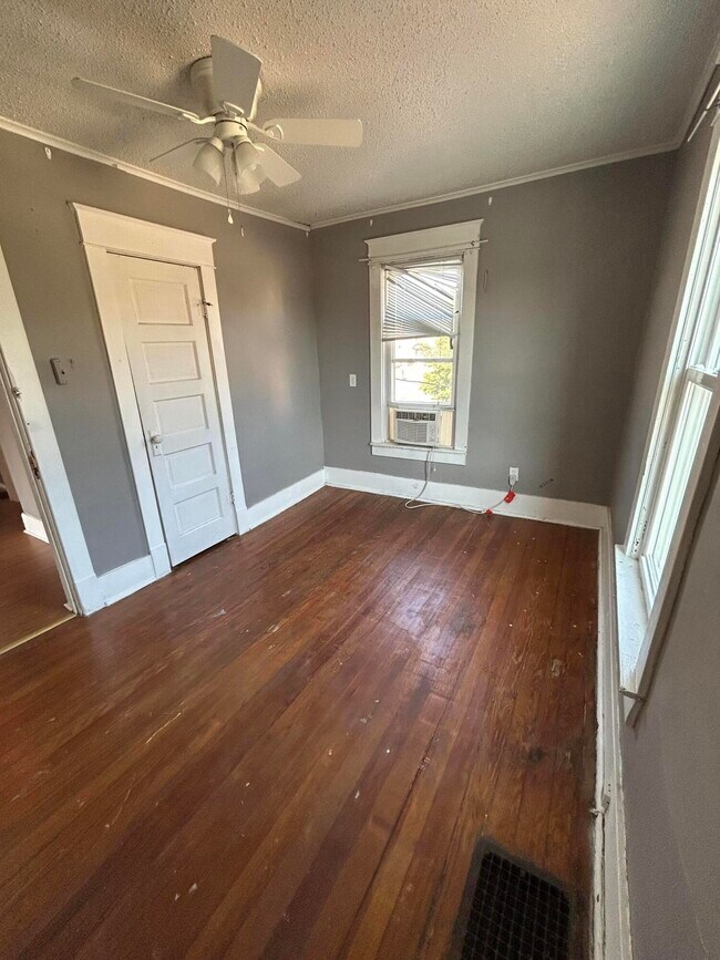 Building Photo - 1312 Wilson Ave
