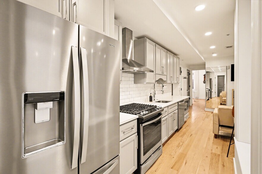 Building Photo - 811 Upshur St NW