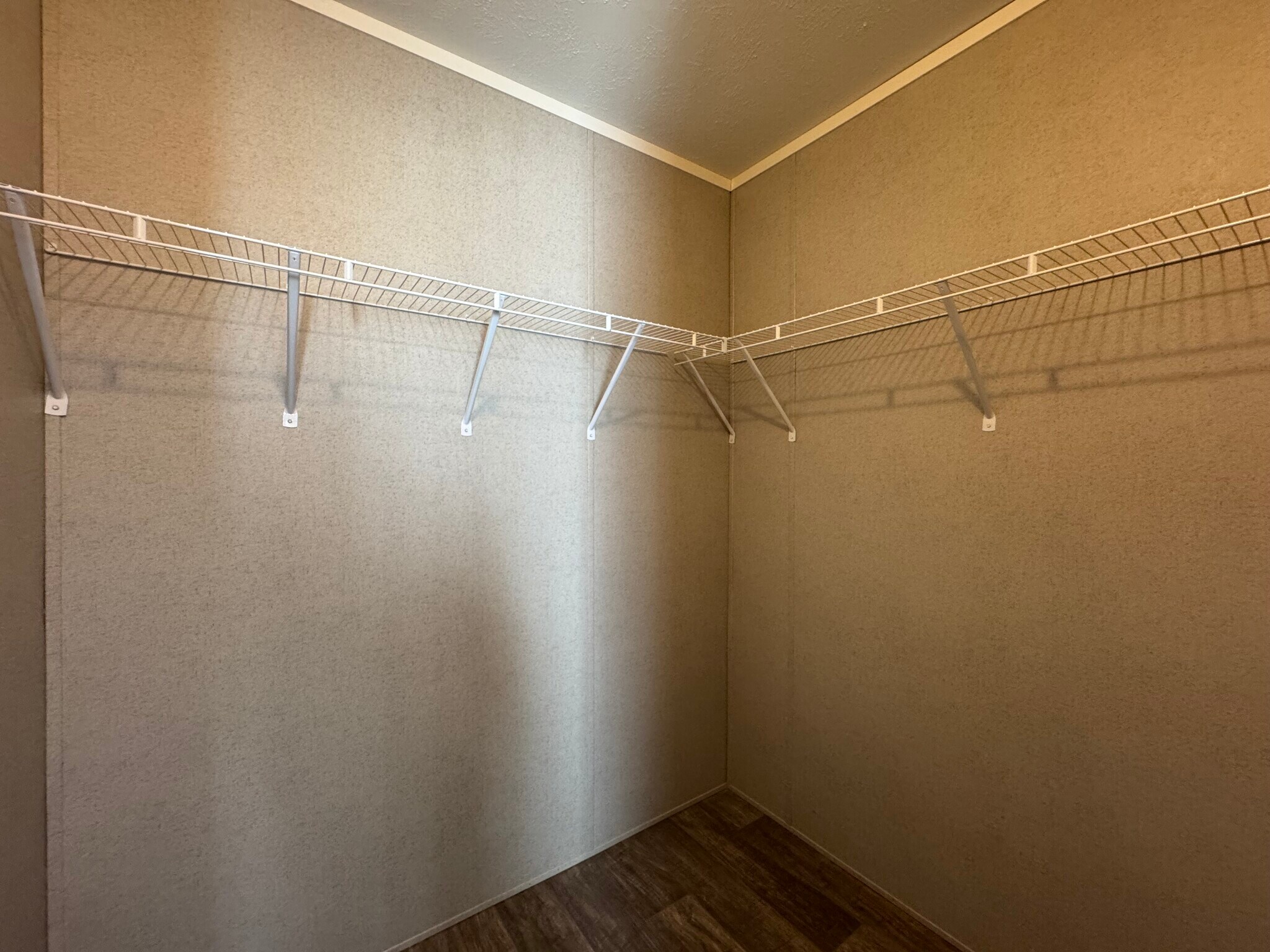 Building Photo - 4484 Goldenrod Dr