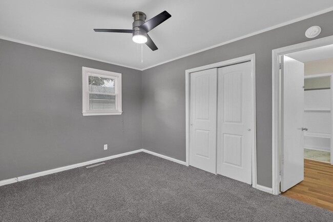 Building Photo - 3 bedroom Northwoods Home