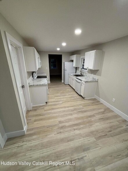 Building Photo - 13 Saugerties Manor Rd