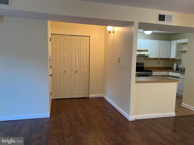 Building Photo - 374 Saybrook Ln