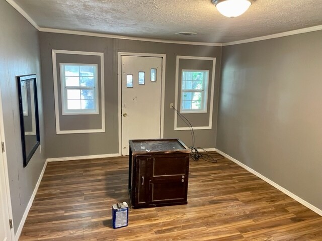 Building Photo - 104 W Evergreen St