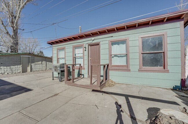 Building Photo - 1111 E Flint St