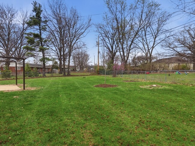 Building Photo - 2609 Wee Wynd