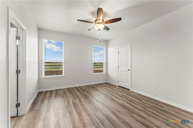 Building Photo - 1110 Zora Dr