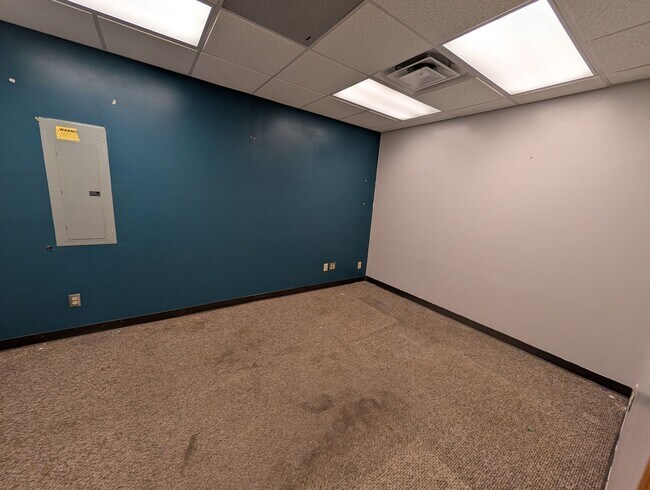 Building Photo - Prime Professional Medical/Office Space in Pryor