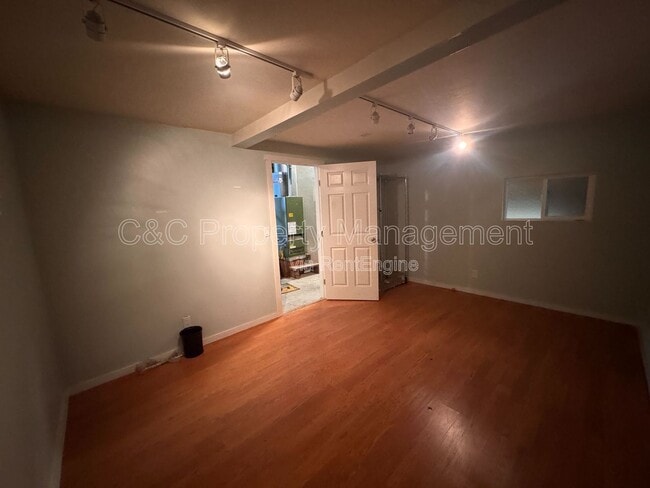 Building Photo - 801 Wainwright St