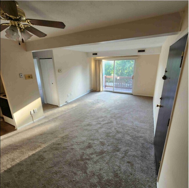 Primary Photo - 27373 Westown Blvd