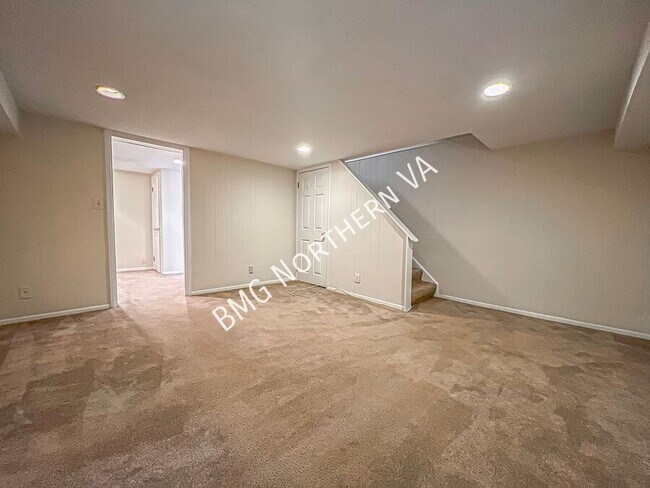 Building Photo - 4840 S 28th St
