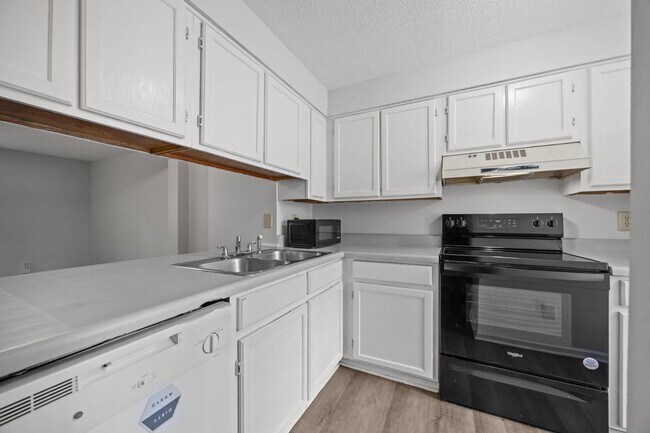 Building Photo - 7716 Sandra Ln