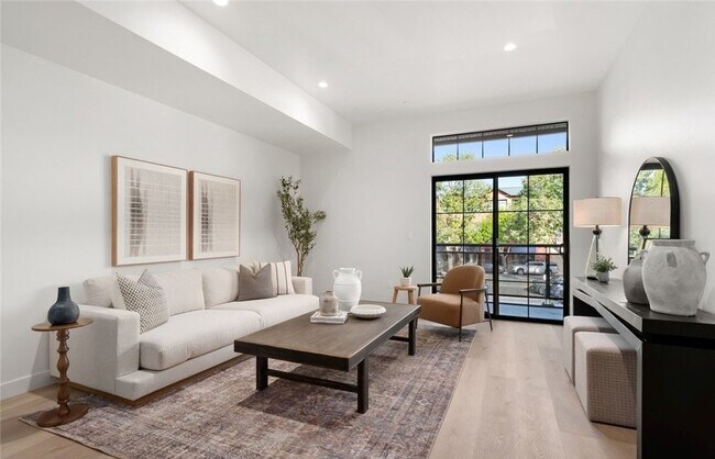 Building Photo - 581 Higuera St