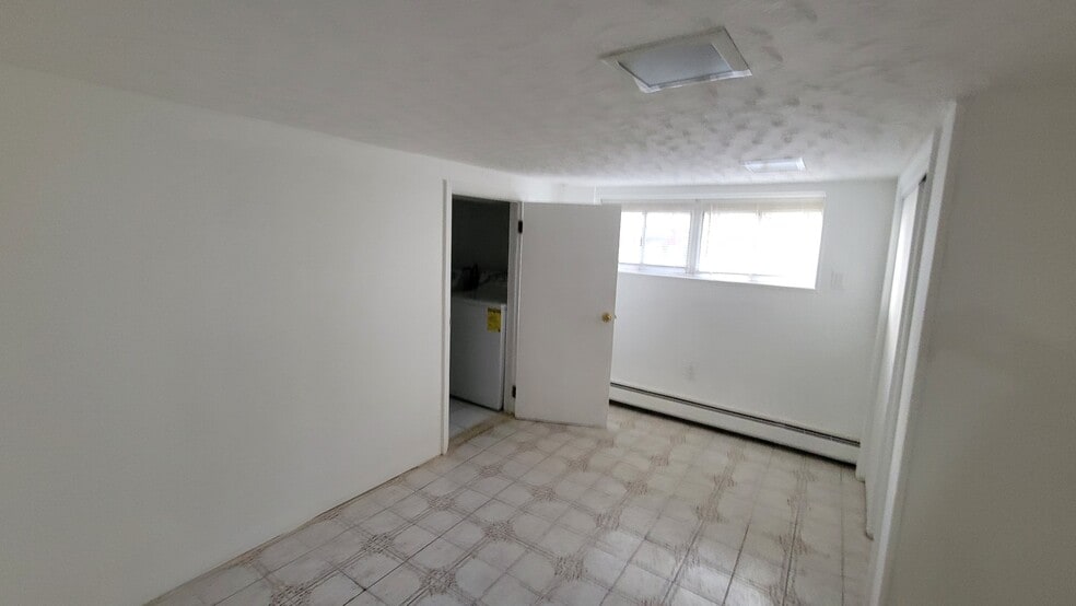 Building Photo - 768 Florence Pl