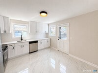 Building Photo - 405 Wilcoxson Ave