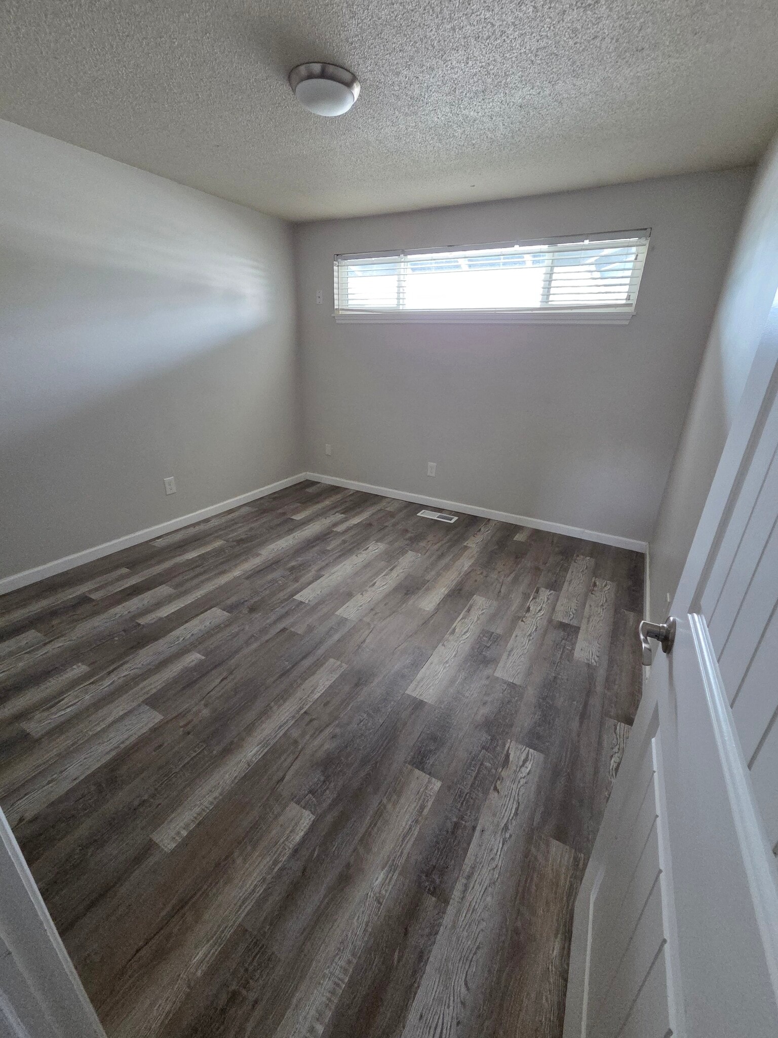 Building Photo - 10905 Vickery Ave E