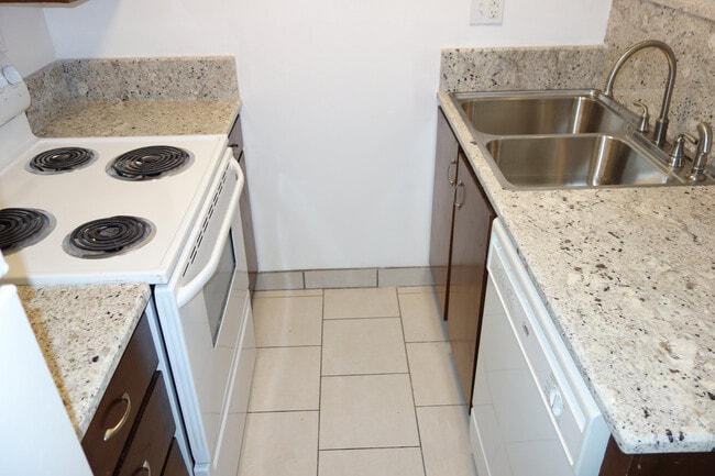 New Granite tops! - 3453 E 35th St