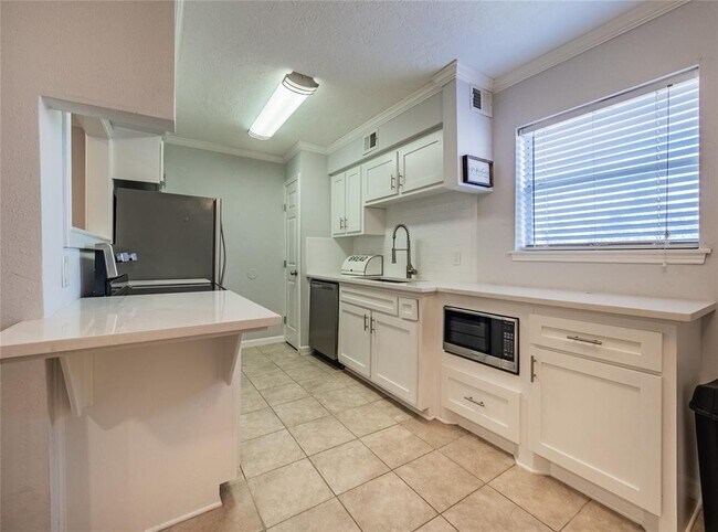 Building Photo - 3535 E NASA Pkwy