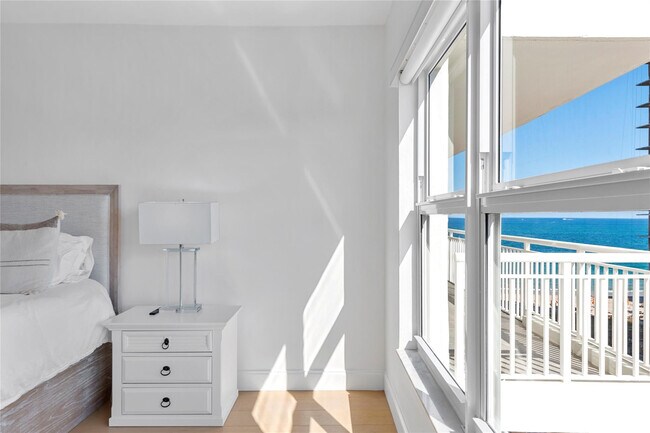 Building Photo - 3850 Galt Ocean Dr