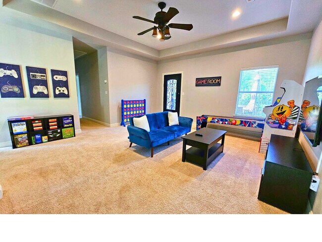 Building Photo - 200 Cove Dr