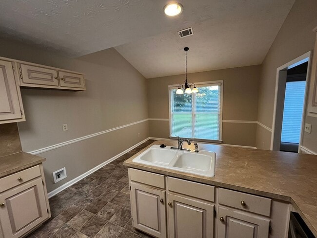 Building Photo - Blending Relaxation & Sophistication to Cr...