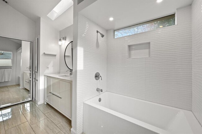 Building Photo - 7811 Finch Trail