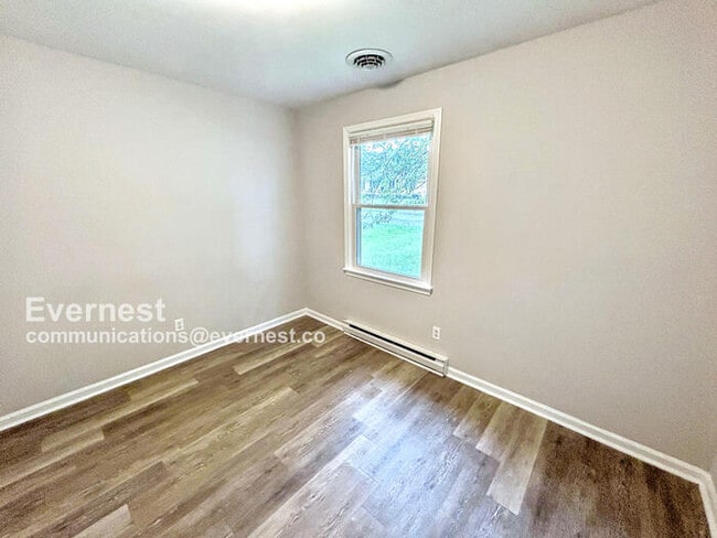 Building Photo - 9307 Shiloh Dr