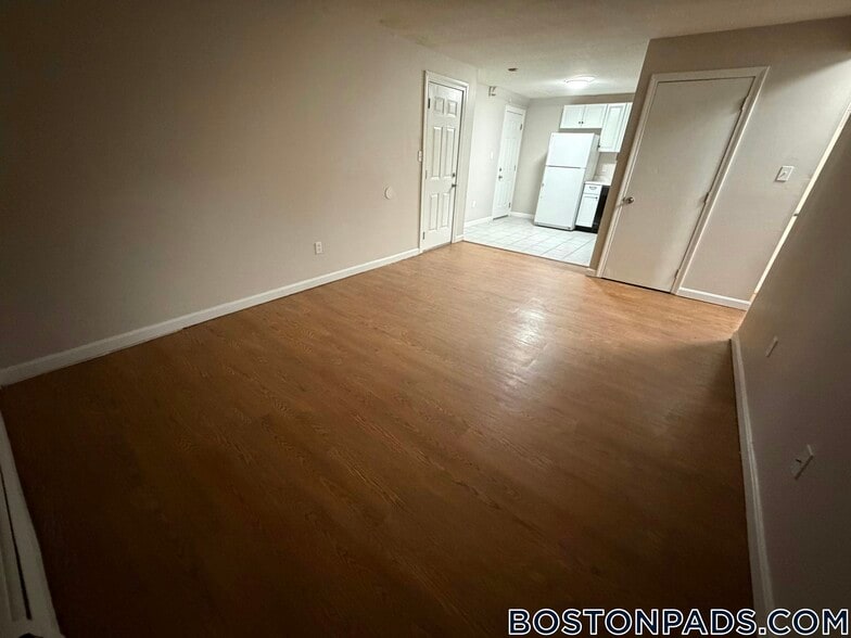 Building Photo - 18 Belmont St