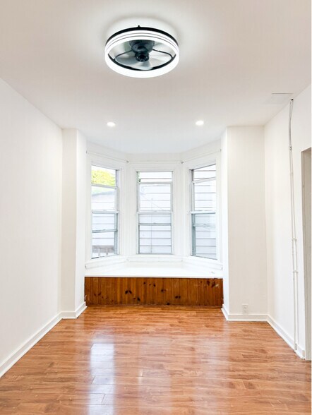 Building Photo - 12 Vandenburgh Ave