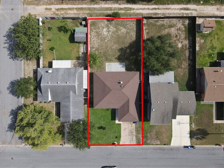 Building Photo - 1517 Robin Ave
