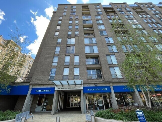 Building Photo - 44 Washington St