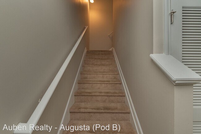 Building Photo - 3 br, 1.5 bath House - 4010 Rambling Way