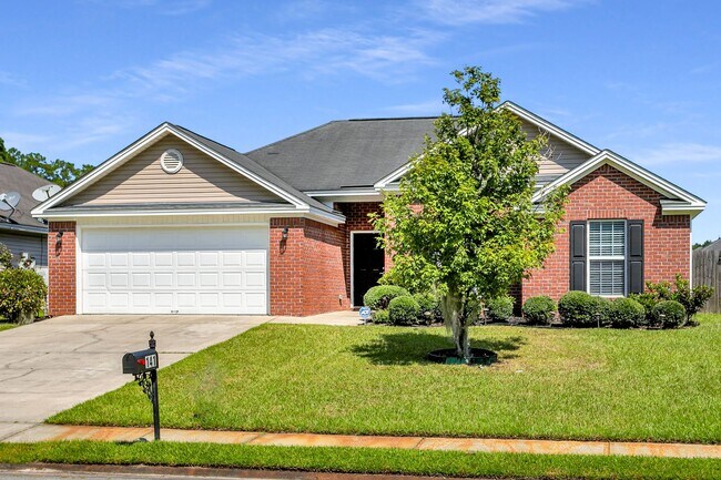 Primary Photo - 3 Bedroom 2 Bathroom Home in Hampton Place...