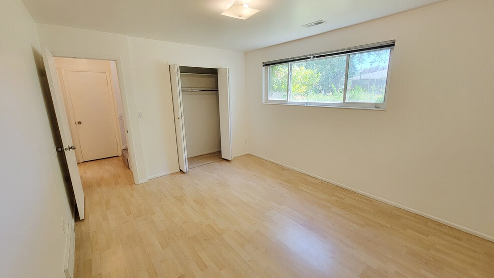 Building Photo - 2085 E Browning Ave