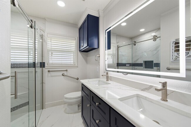 Building Photo - 855 Judiway St