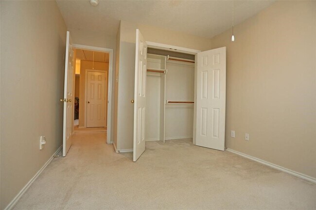 Building Photo - 5302 Palo Duro Dr