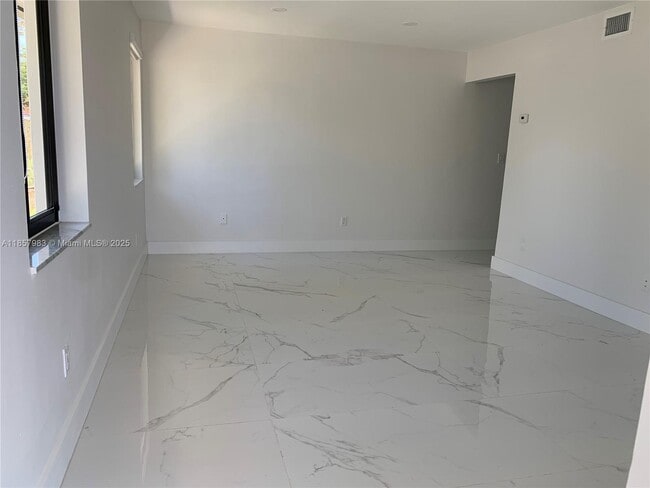 Building Photo - 3260 SW 23rd Terrace