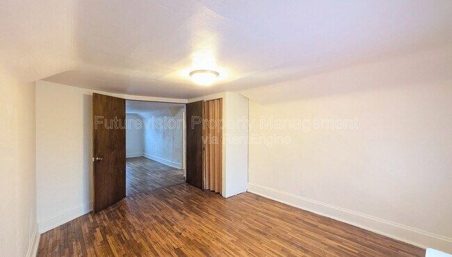 Building Photo - 340 Marble St