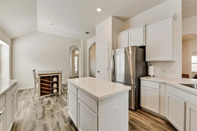 Building Photo - 814 Bluewood St