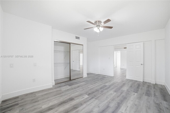 Building Photo - 5201 Yellow Pine Ln