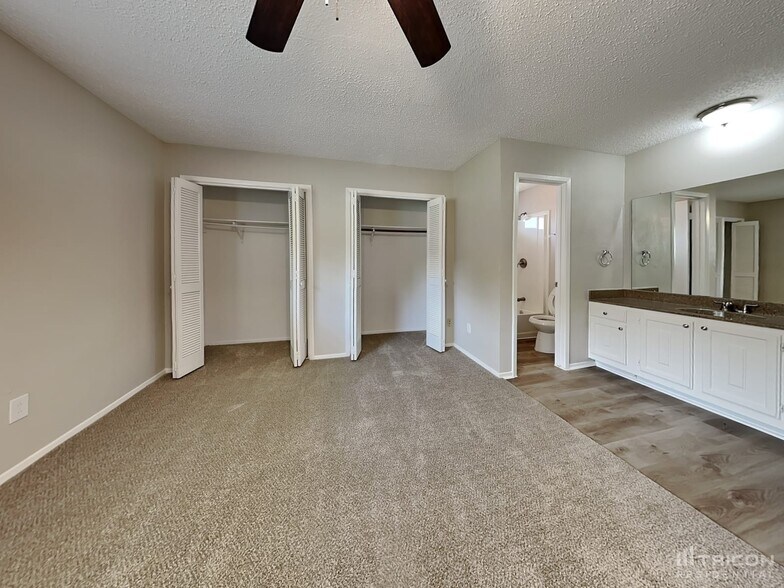Building Photo - 1612 Chapman Dr