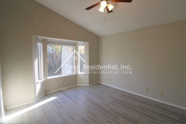Building Photo - Updated 3bd/2ba Home near Cosumnes River College