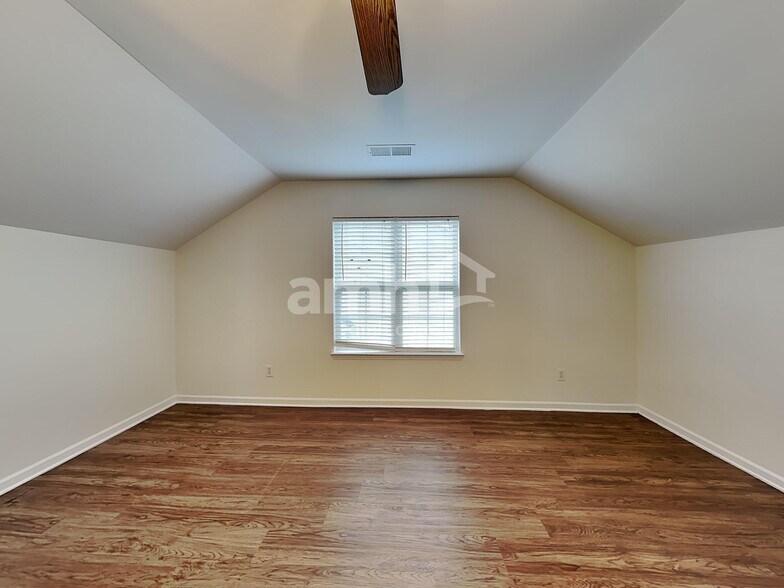 Building Photo - 1009 Enderbury Dr