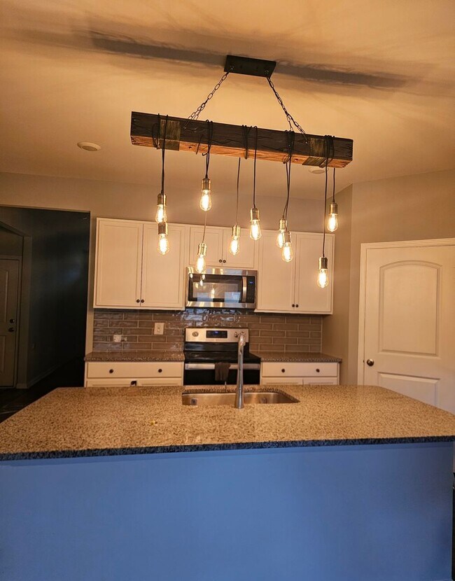 Building Photo - Welcome Home!