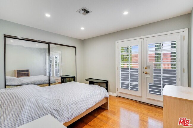 Building Photo - 3860 Cazador St