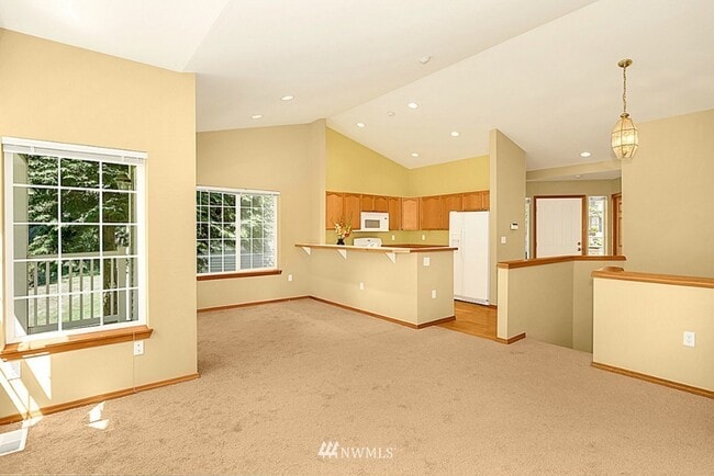 Building Photo - 18641 NE 55th Way